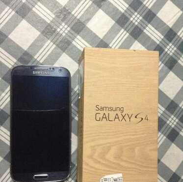 Samsung Galaxy S4 GT I9505 photo