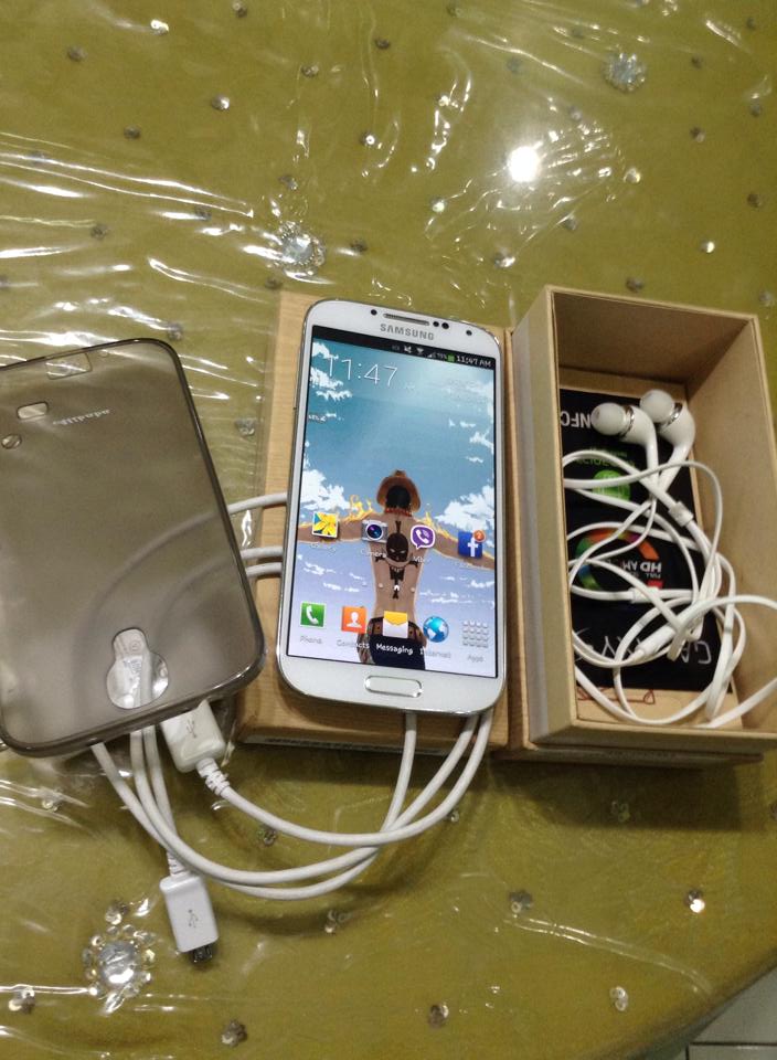 Samsung Galaxy S4 Gt-i9505 16gb white frost photo